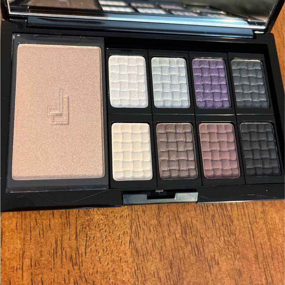 Doucce Freematic Eyeshadow Pro Palette, Smokey Eye Finish
